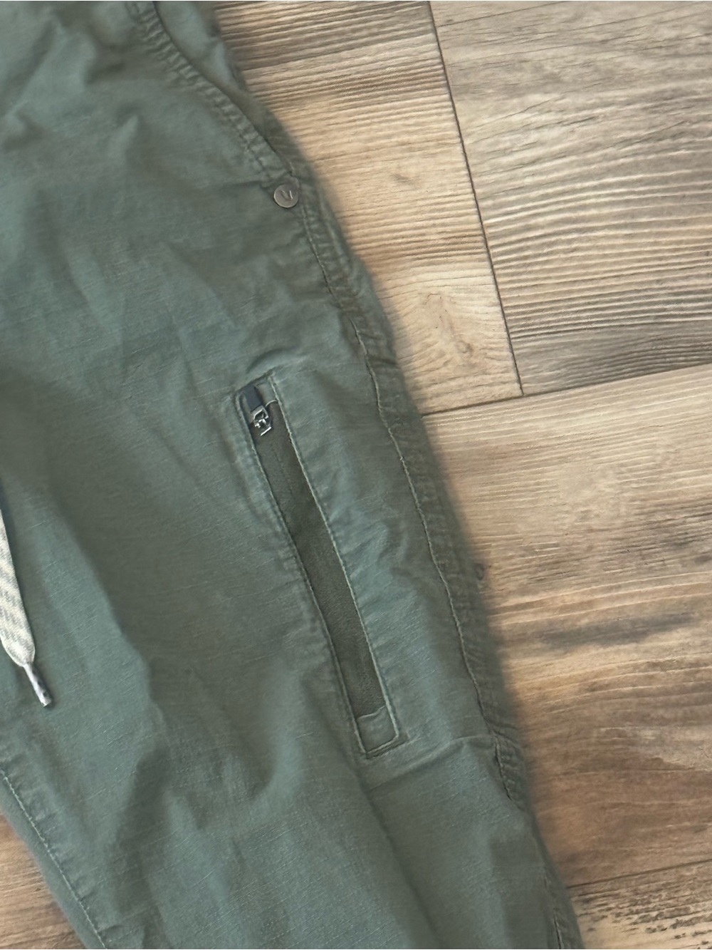 Vuori Ripstop Pants olive green Size XS Tapered Leg - Picture 4 of 11